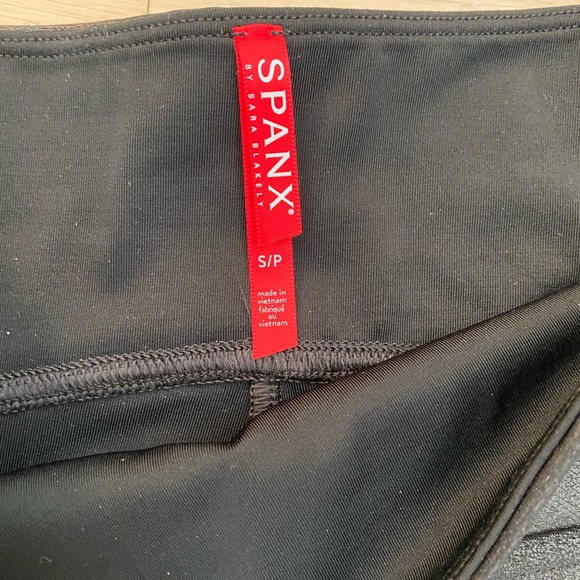 Spanx Faux Leather Leggings NWOT - Picture 9 of 9
